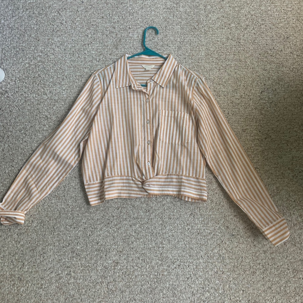 Aeropostale cropped button down